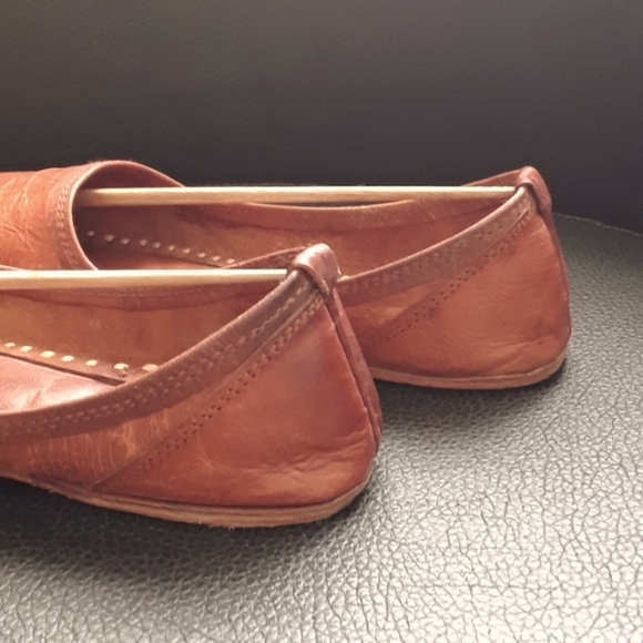 Handmade Camel Leather Flats from India. Tan. Size 8 - Picture 9 of 16